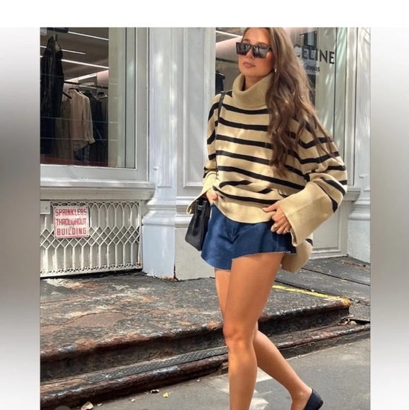 We Wore What Oversized Sweater S/M - Picture 1 of 9